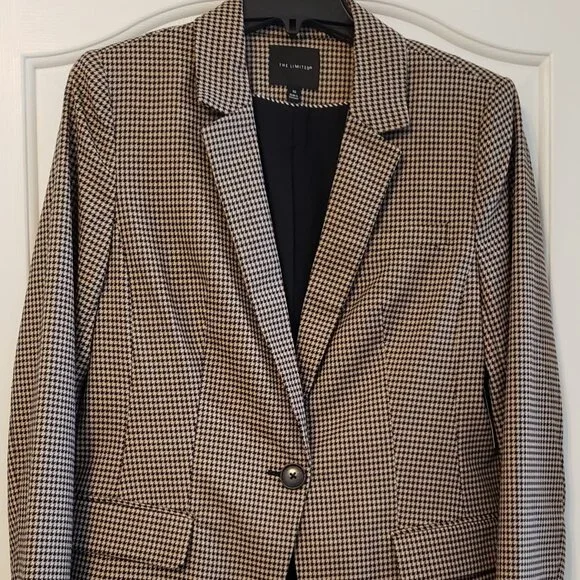 Blazer - Picture 4 of 11